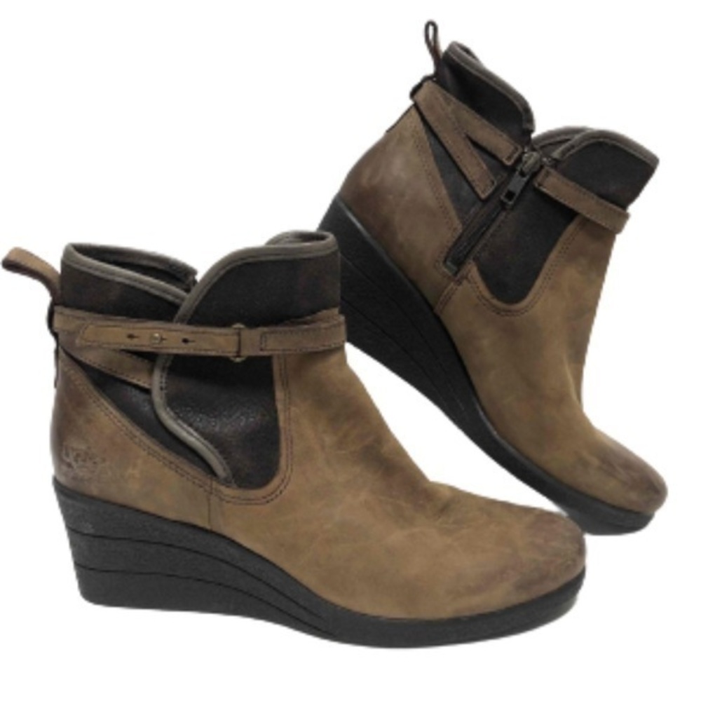 UGG Emalie Stout brown leather waterproof wedge boots size 9